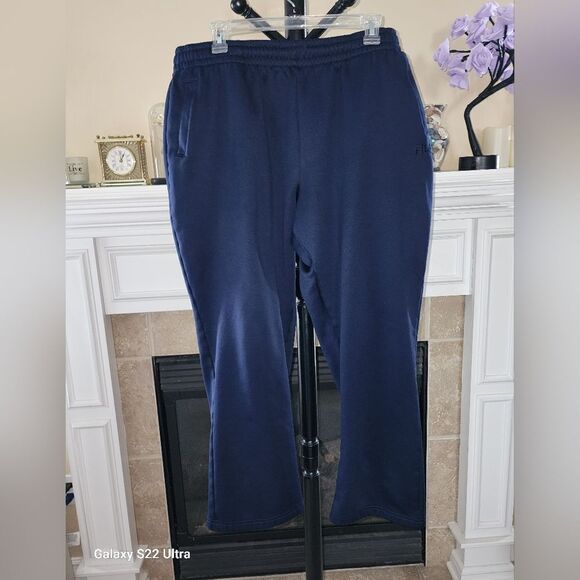 FILA Sweatpants - Picture 1 of 4